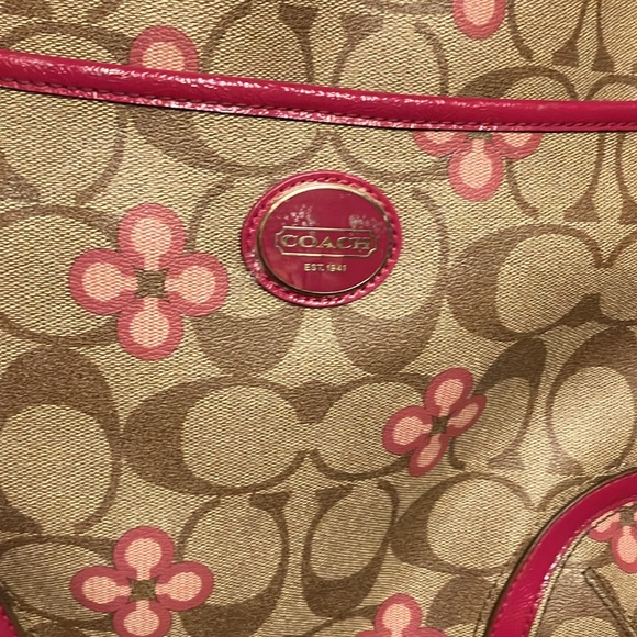 COACH. TAN AND PINK FLORAL SHOULDER BAG. HANDLES CRACKING. GOLD TRIM. CUTE! EUC - Picture 2 of 12